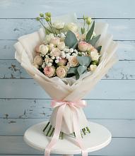 Букет цветов из:  Розы и Лизиантусы в Каменнобродской