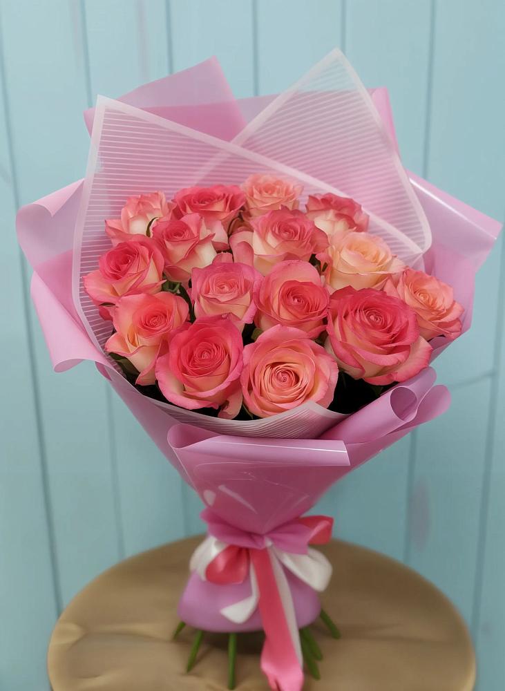 Букет 15 Розовых роз Равель в Каменнобродской