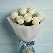 Букет 7 Белых роз Эдлесс Лав в Каменнобродской