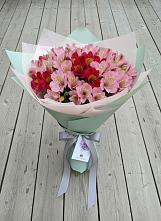 Букет цветов из:  Альстромерии #REPLACE_PRED# Каменнобродской