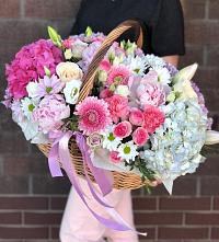 Цветочная композиция из Розы, Хризантемы, Пионы и Лизиантусы в корзине #REPLACE_PRED# Каменнобродской