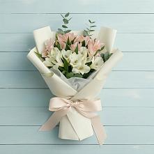 Букет цветов из:  Альстромерии в Каменнобродской