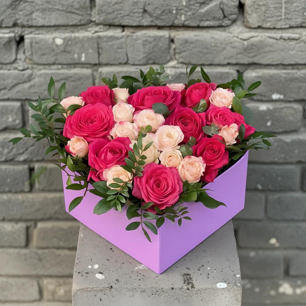 Цветочная композиция из Розы в коробке в Каменнобродской