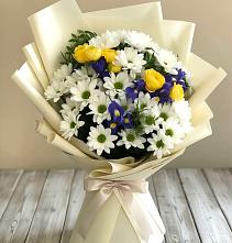 Букет цветов из:  Ирисы, Хризантемы и Розы #REPLACE_PRED# Каменнобродской
