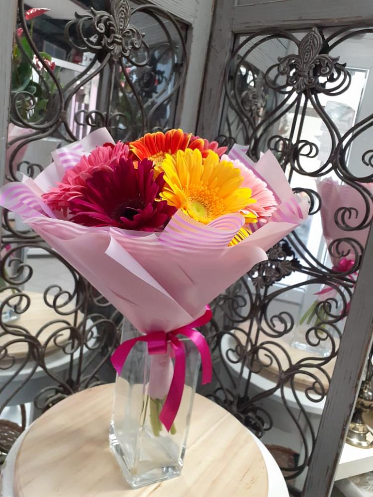 Букет цветов из: Герберы в Каменнобродской