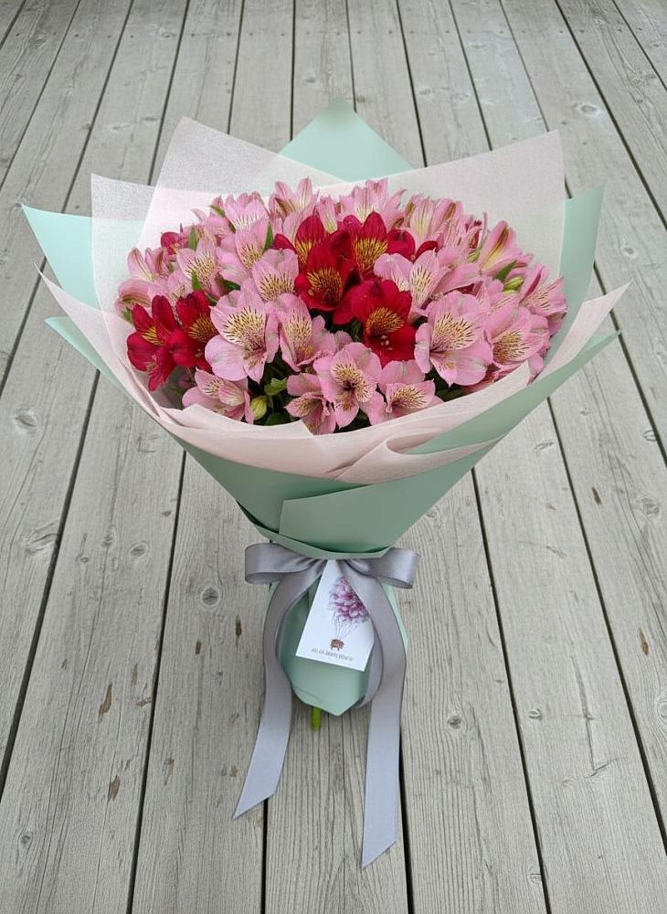 Букет цветов из: Альстромерии в Каменнобродской