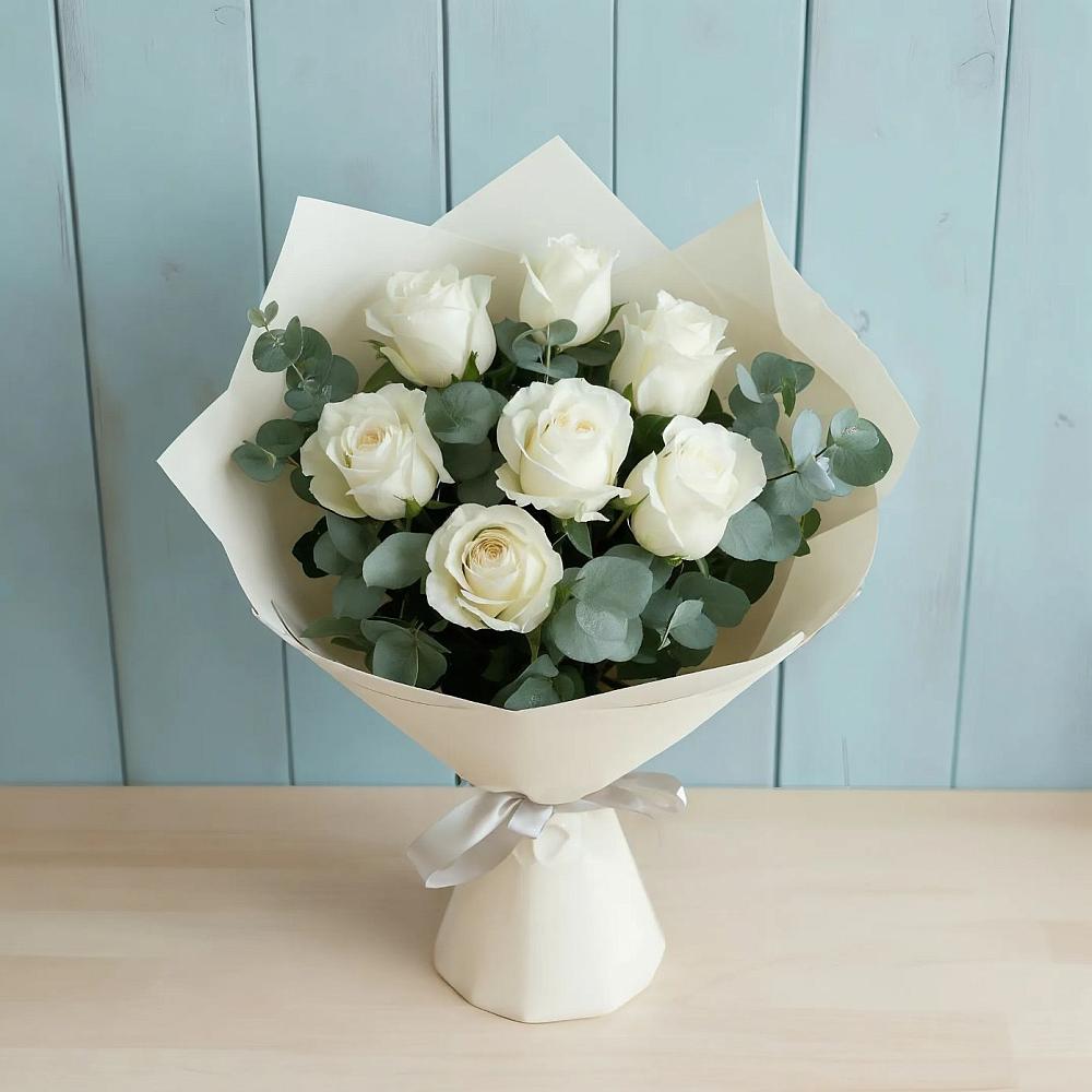 Букет Белые розы в Эвкалипте в Каменнобродской