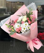 Букет цветов из:  Розы, Лизиантусы и Хризантемы в Каменнобродской
