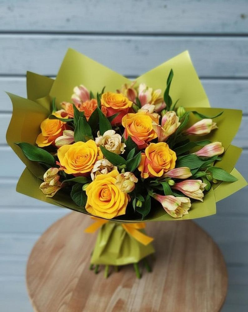Букет цветов из: Альстромерии и Розы в Каменнобродской