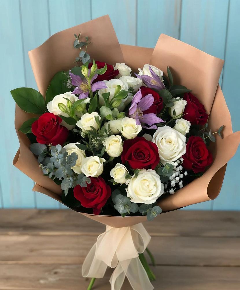 Букет цветов из: Розы и Альстромерии в Каменнобродской
