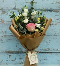 Букет цветов из:  Розы и Лизиантусы в Каменнобродской